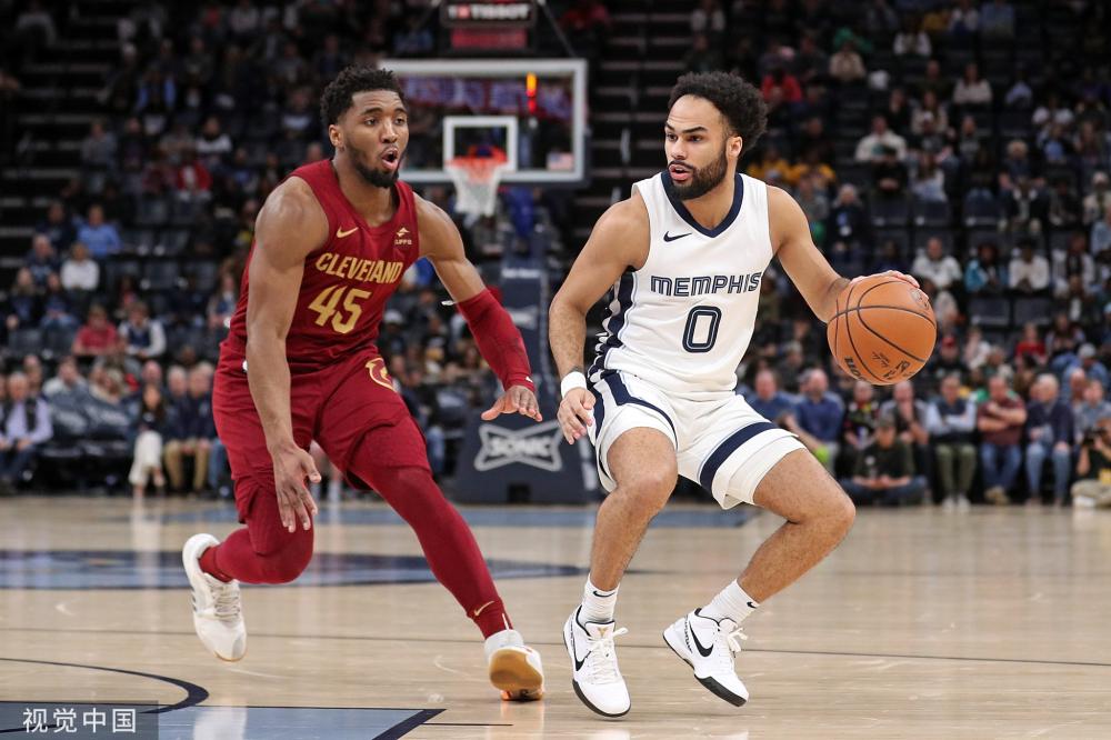 两人之间通 两人之间通