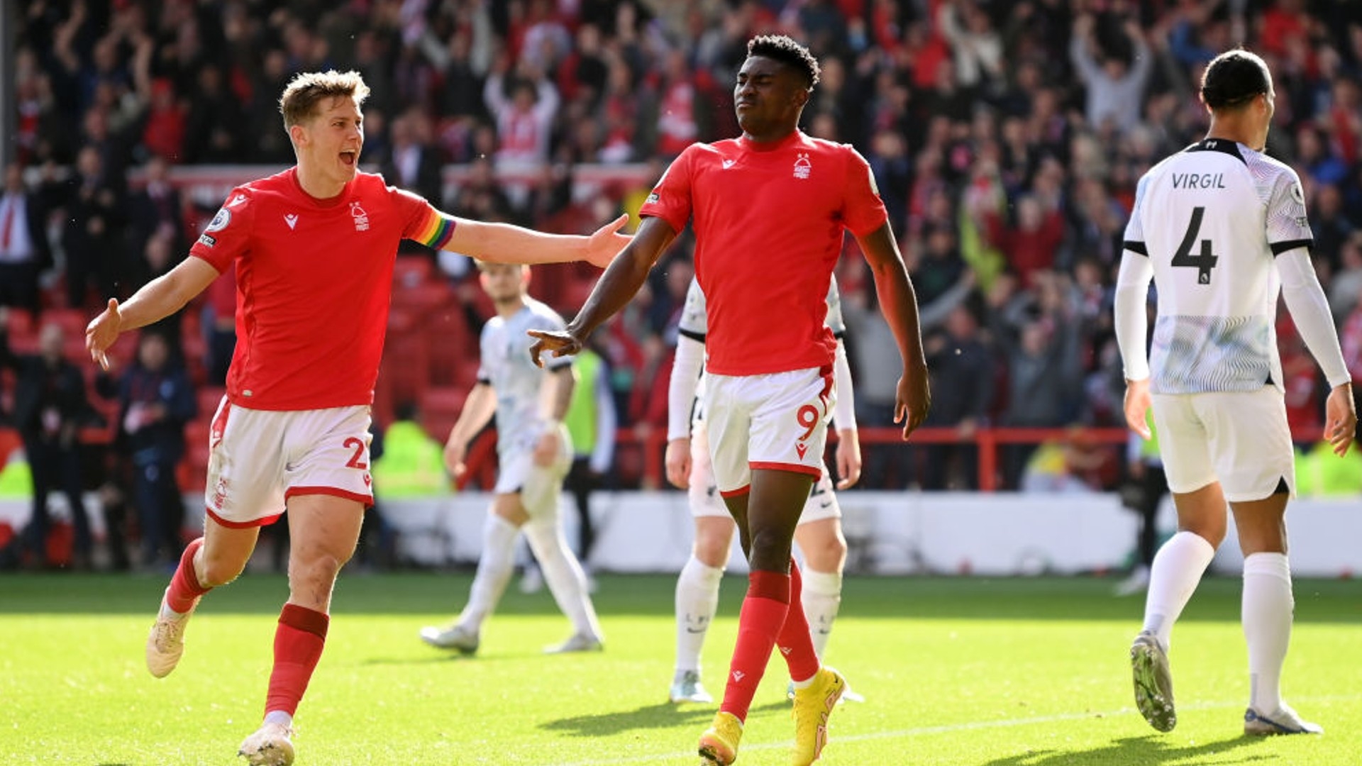 他们依靠精 他们依靠精